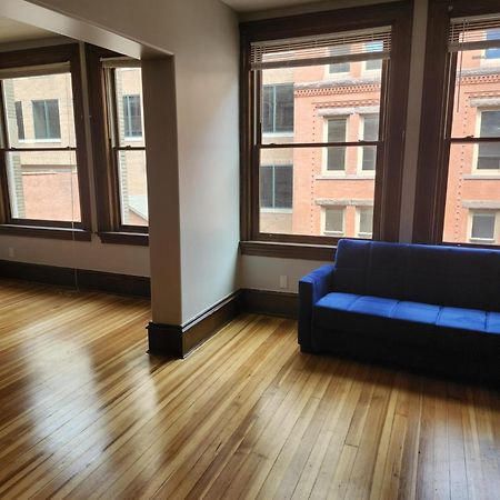 Fully Furnished 3 Bedrooms Loft Hartford Exterior photo