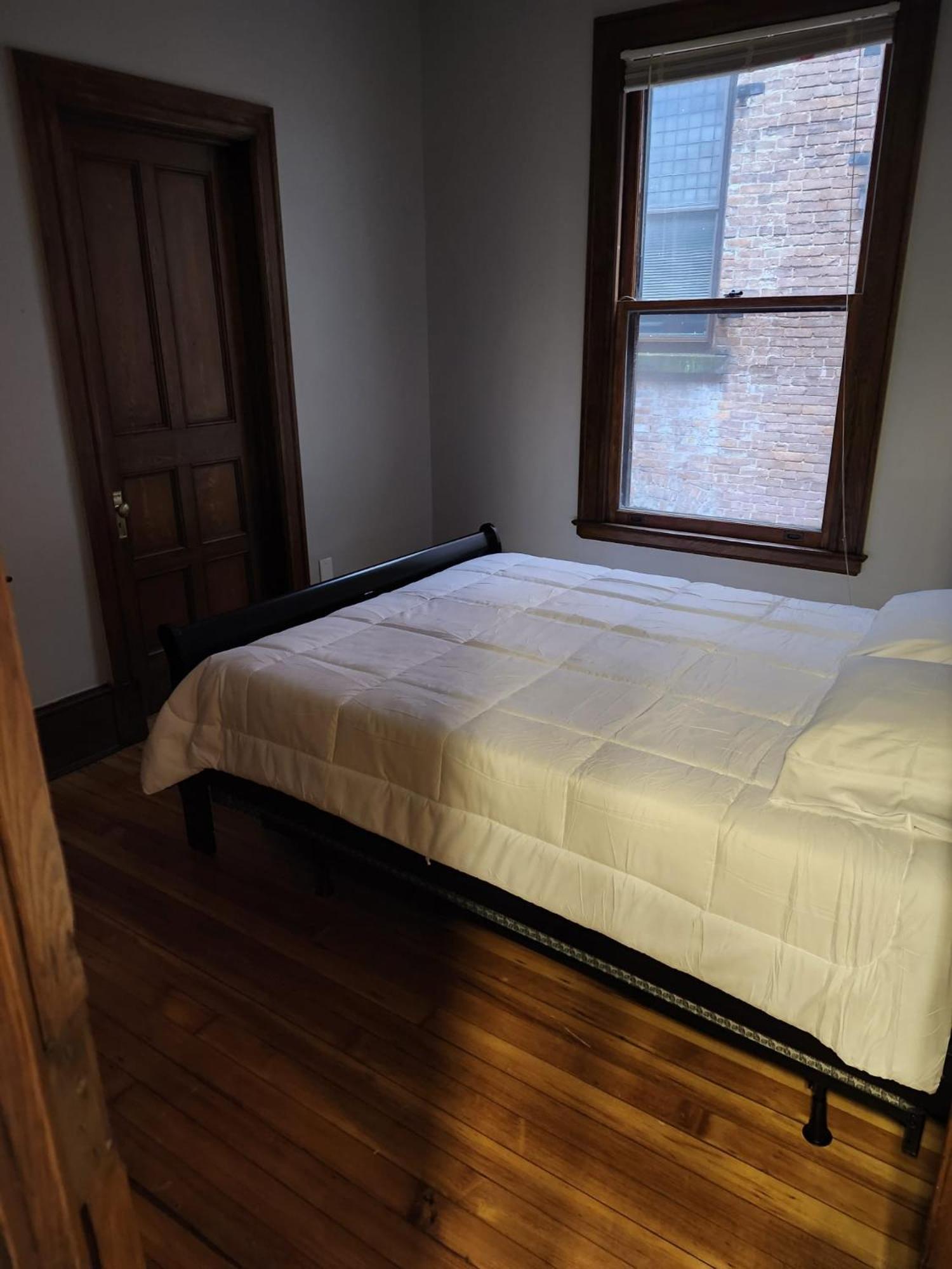 Fully Furnished 3 Bedrooms Loft Hartford Exterior photo